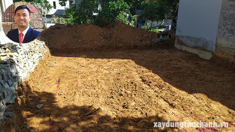 đào đất móng cọc trước khi ép cọc